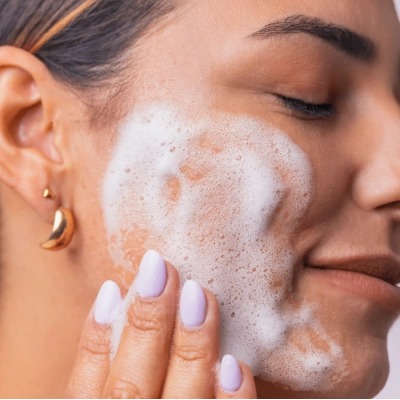 Miniatura - Espuma Clareadora Limpeza Facial4